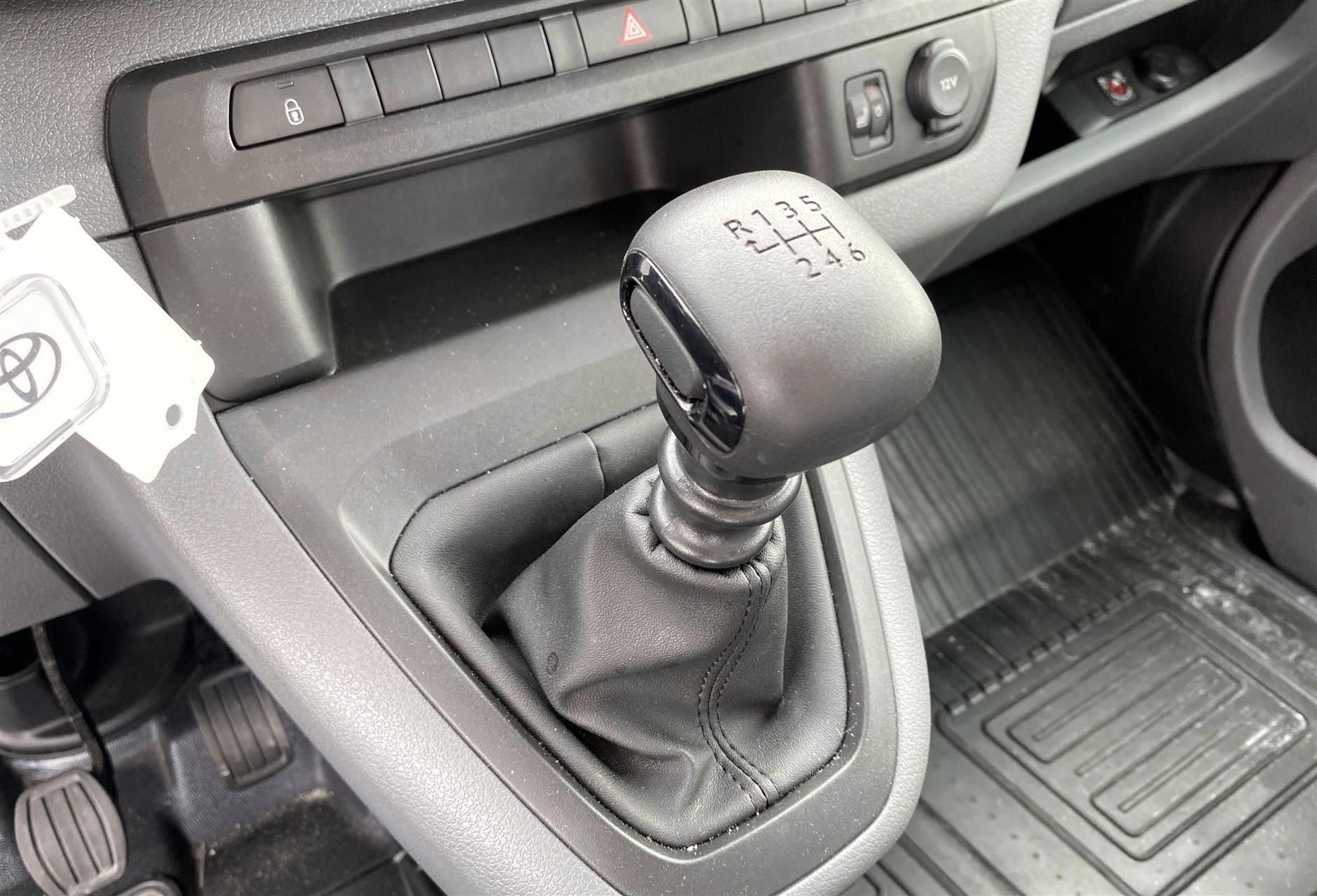 Billede af Toyota Proace Verso Long 2,0 D Combi En Skydedør 144HK 6g