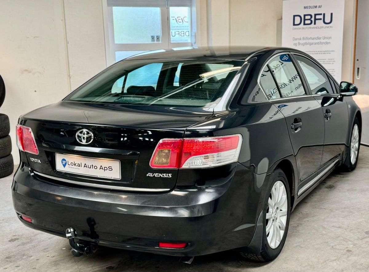 Toyota Avensis 2011