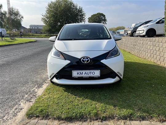 Toyota Aygo 1,0 VVT-I X-Play + X-Touch 69HK 5d