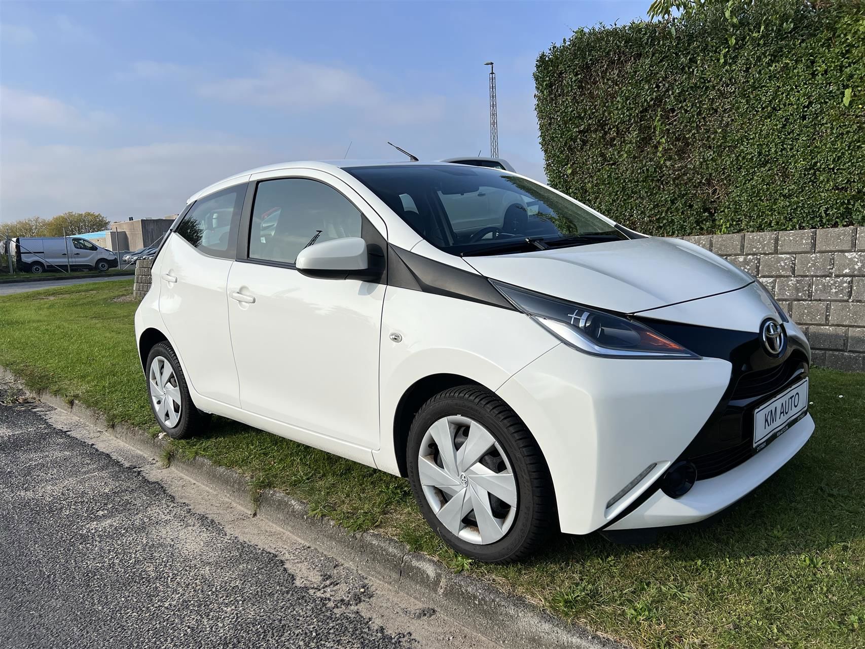 Billede af Toyota Aygo 1,0 VVT-I X-Play + X-Touch 69HK 5d