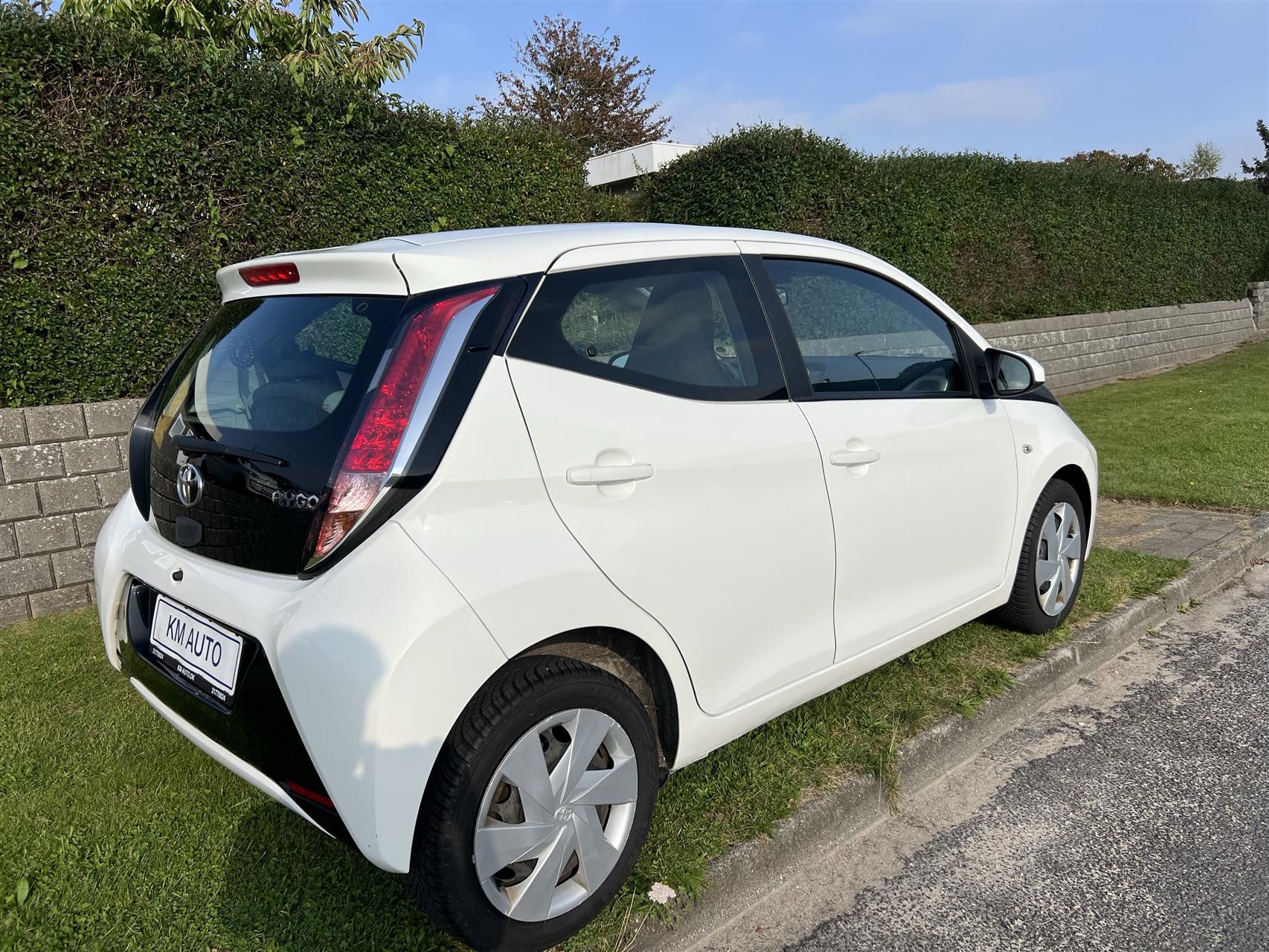 Billede af Toyota Aygo 1,0 VVT-I X-Play + X-Touch 69HK 5d