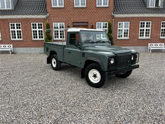 Land Rover Defender 110