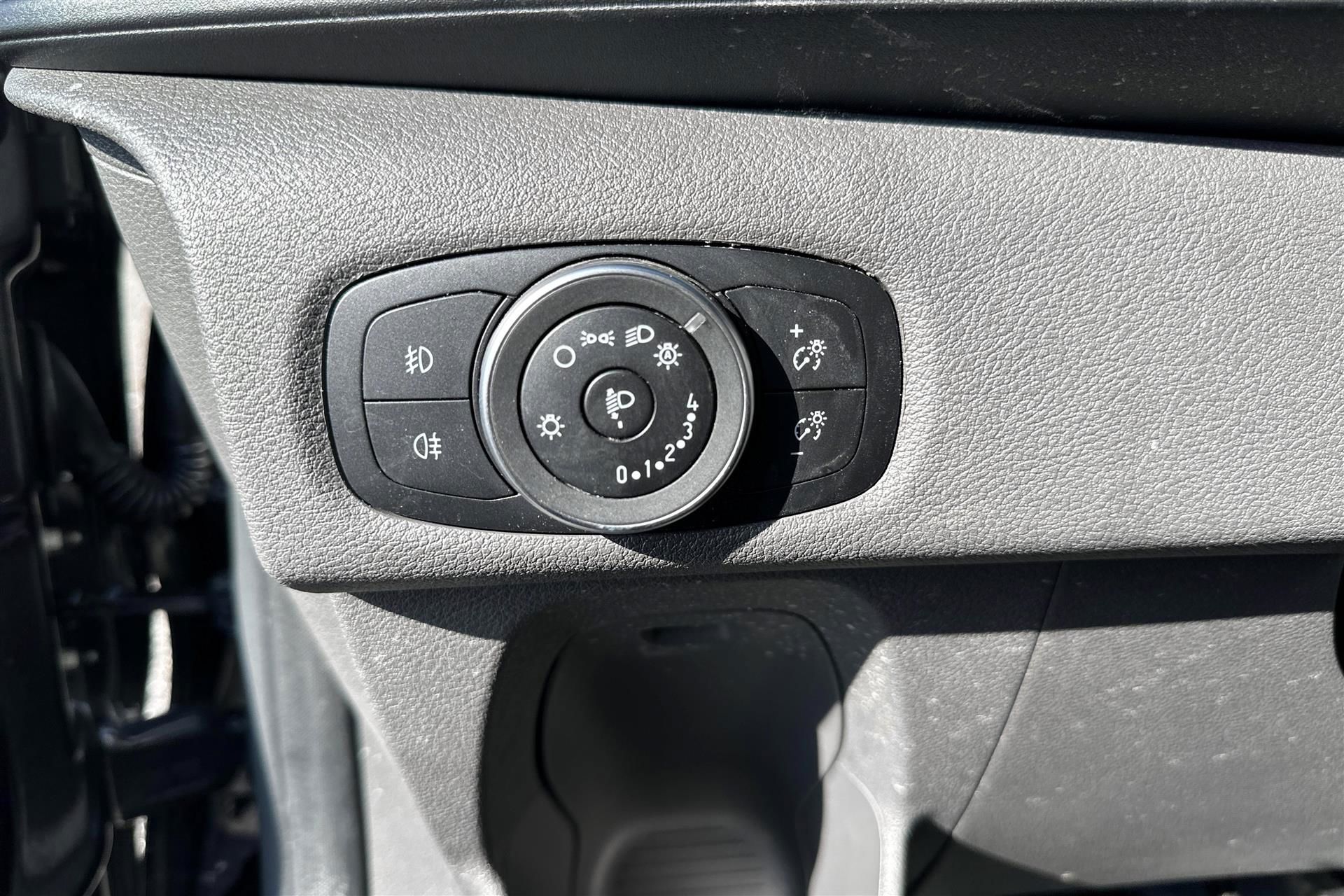 Billede af Ford Transit Custom 320 L2H1 2,0 TDCi Limited 170HK Van 6g