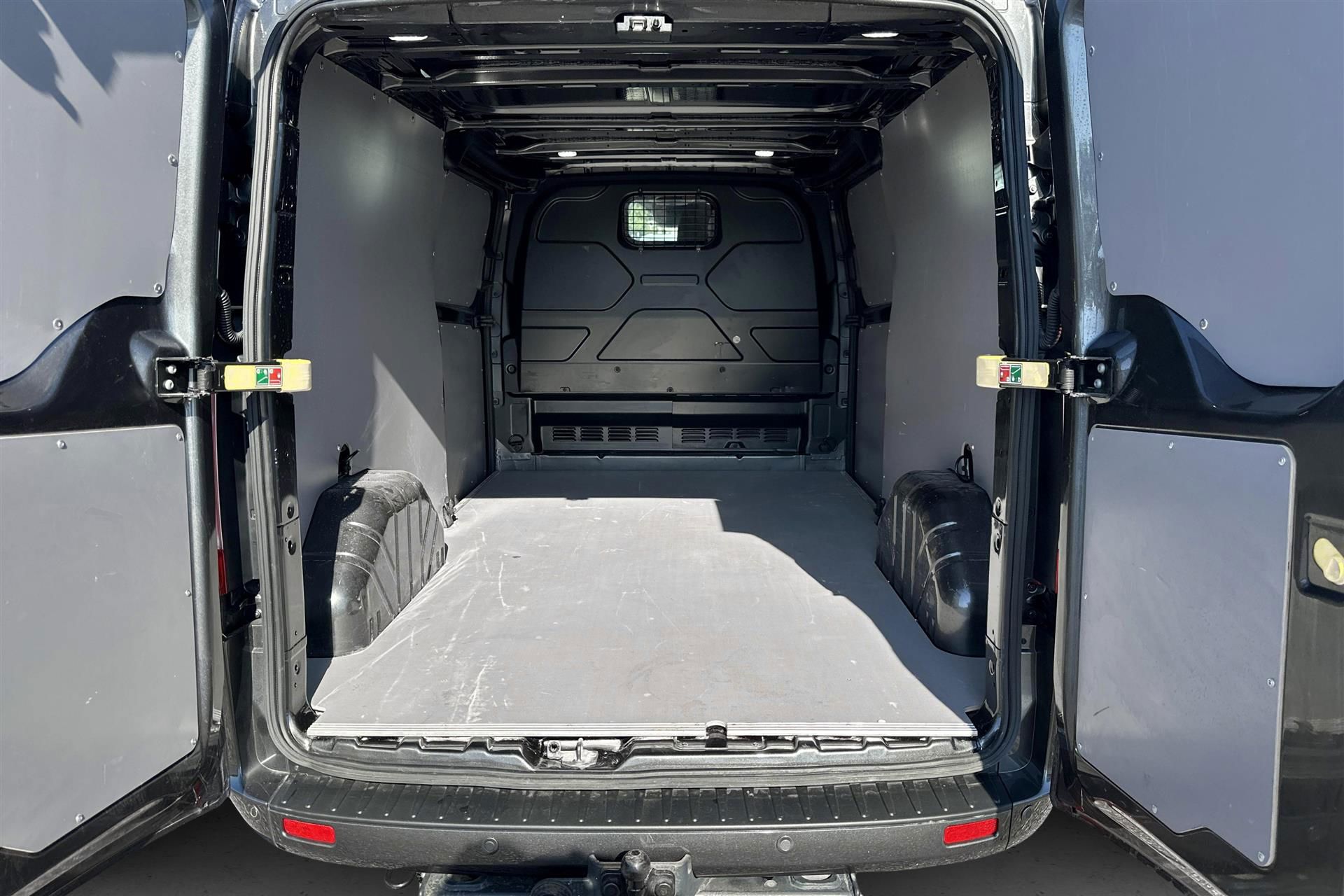 Billede af Ford Transit Custom 320 L2H1 2,0 TDCi Limited 170HK Van 6g