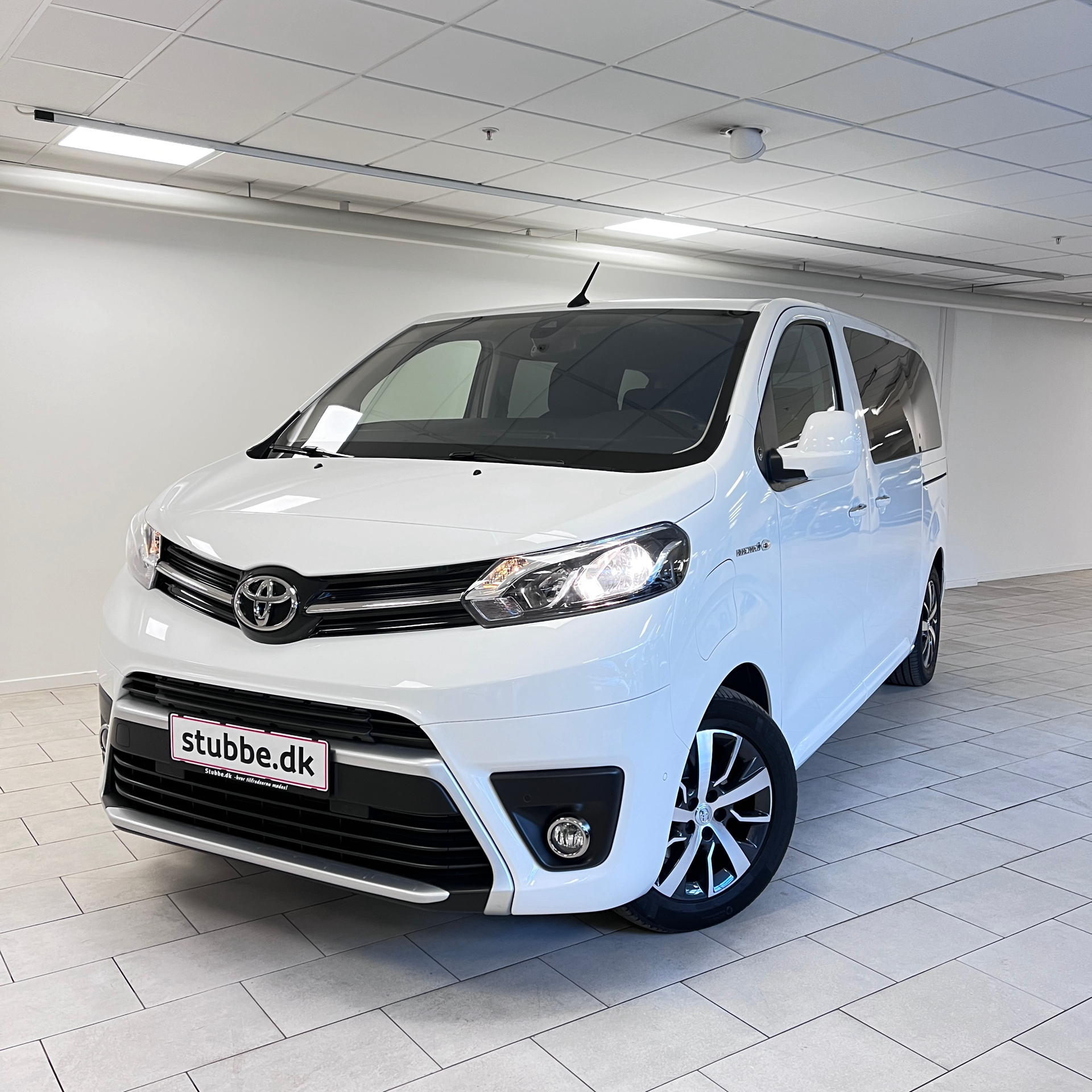 Billede af Toyota Proace Verso Electric Medium EL Combi En Skydedør 136HK Aut.