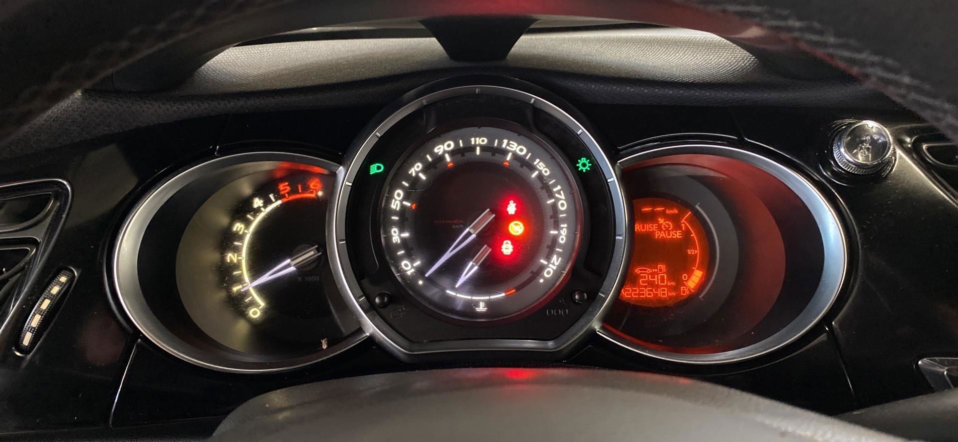 Billede af Citroën DS3 1,6 HDi FAP Dstyle 92HK 3d