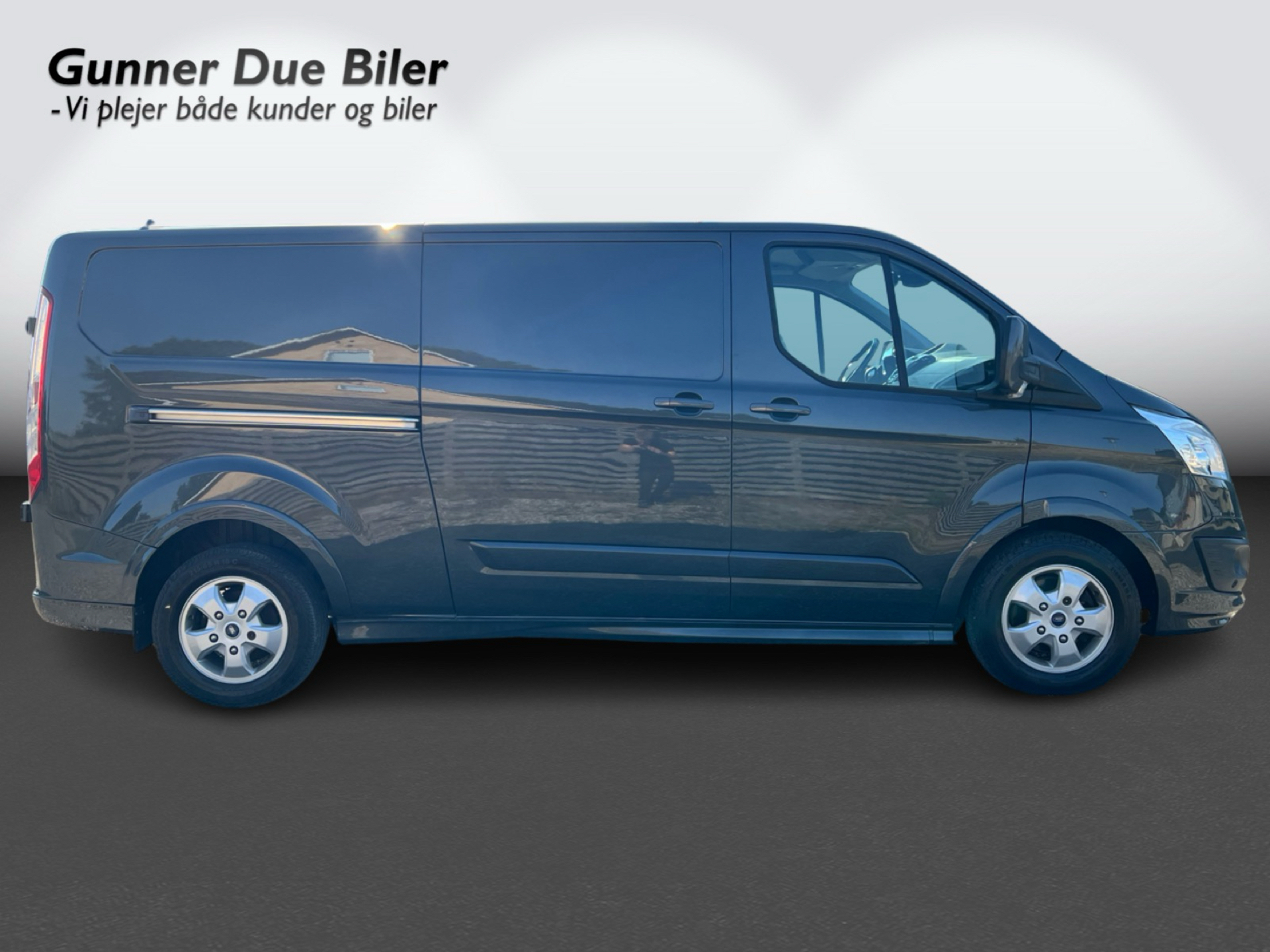 Billede af Ford Transit Custom 290 L2H1 2,0 TDCi Sport 170HK Van 6g Aut.