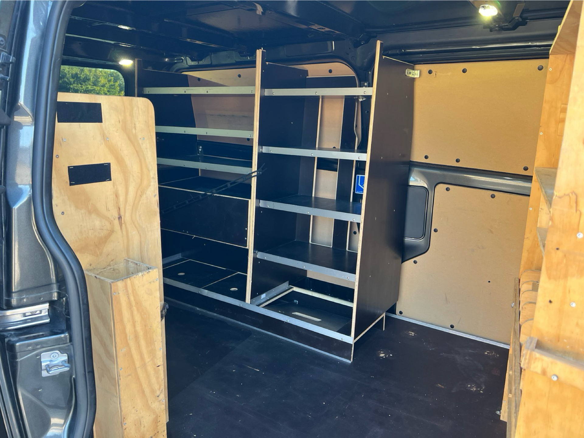 Billede af Ford Transit Custom 290 L2H1 2,0 TDCi Sport 170HK Van 6g Aut.