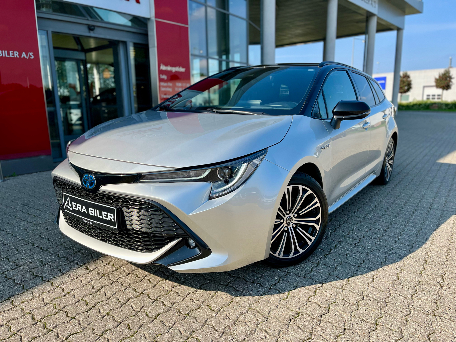 Billede af Toyota Corolla Touring Sports 2,0 Hybrid H3 Premium E-CVT 180HK Stc 6g Aut.