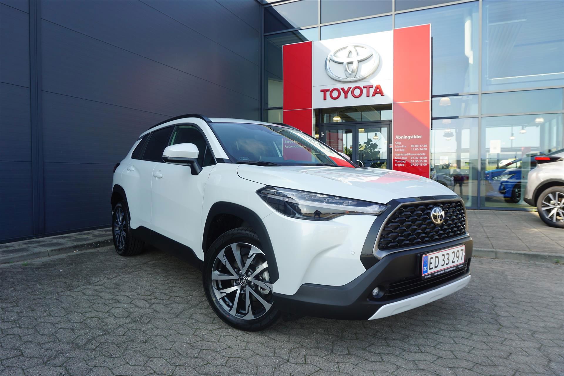 Billede af Toyota Corolla Cross 1,8 Hybrid Style Comfort 140HK 5d Aut.