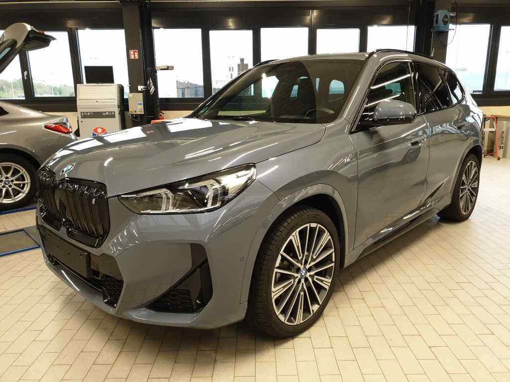 Billede af BMW iX1 xDrive30 Fully Charged 4x4 313HK 5d Aut.