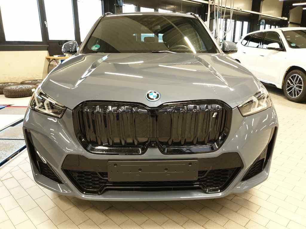 BMW iX1 2023