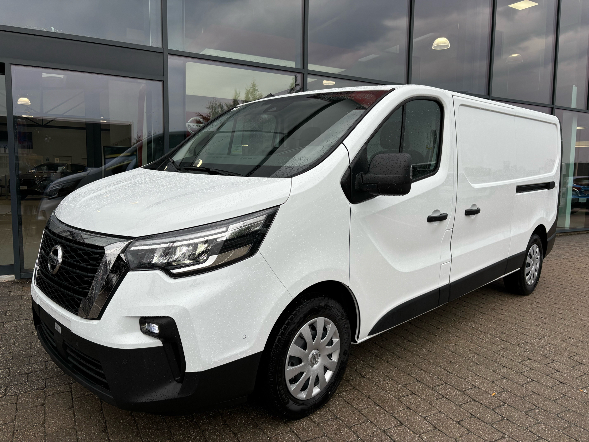 Billede af Nissan Primastar L1H1 2,0 DCi N-Connecta 150HK Van 6g