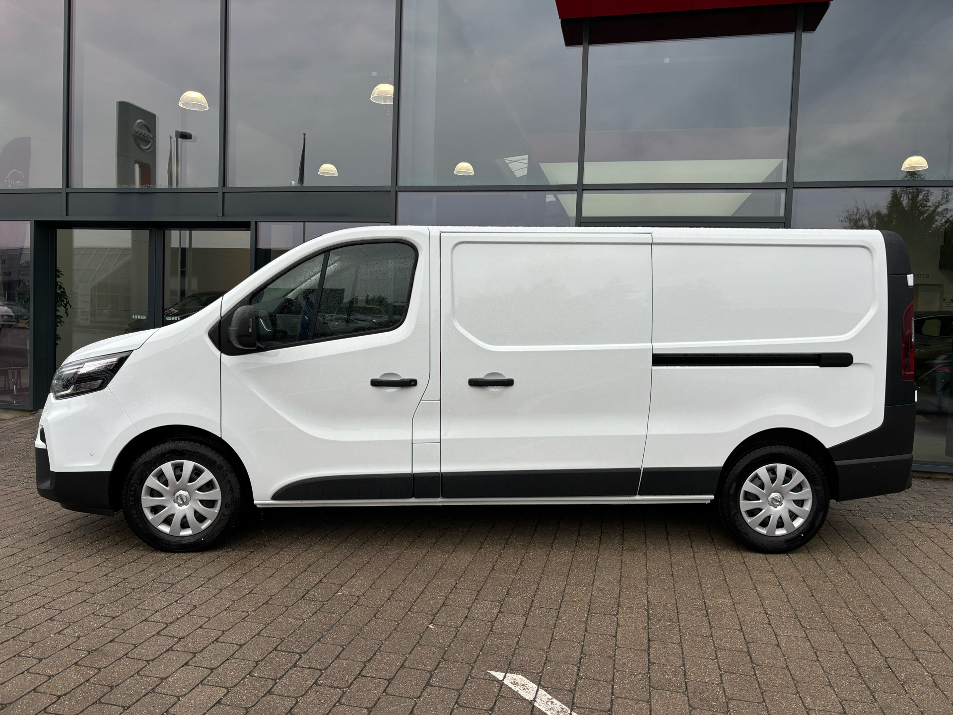 Billede af Nissan Primastar L1H1 2,0 DCi N-Connecta 150HK Van 6g