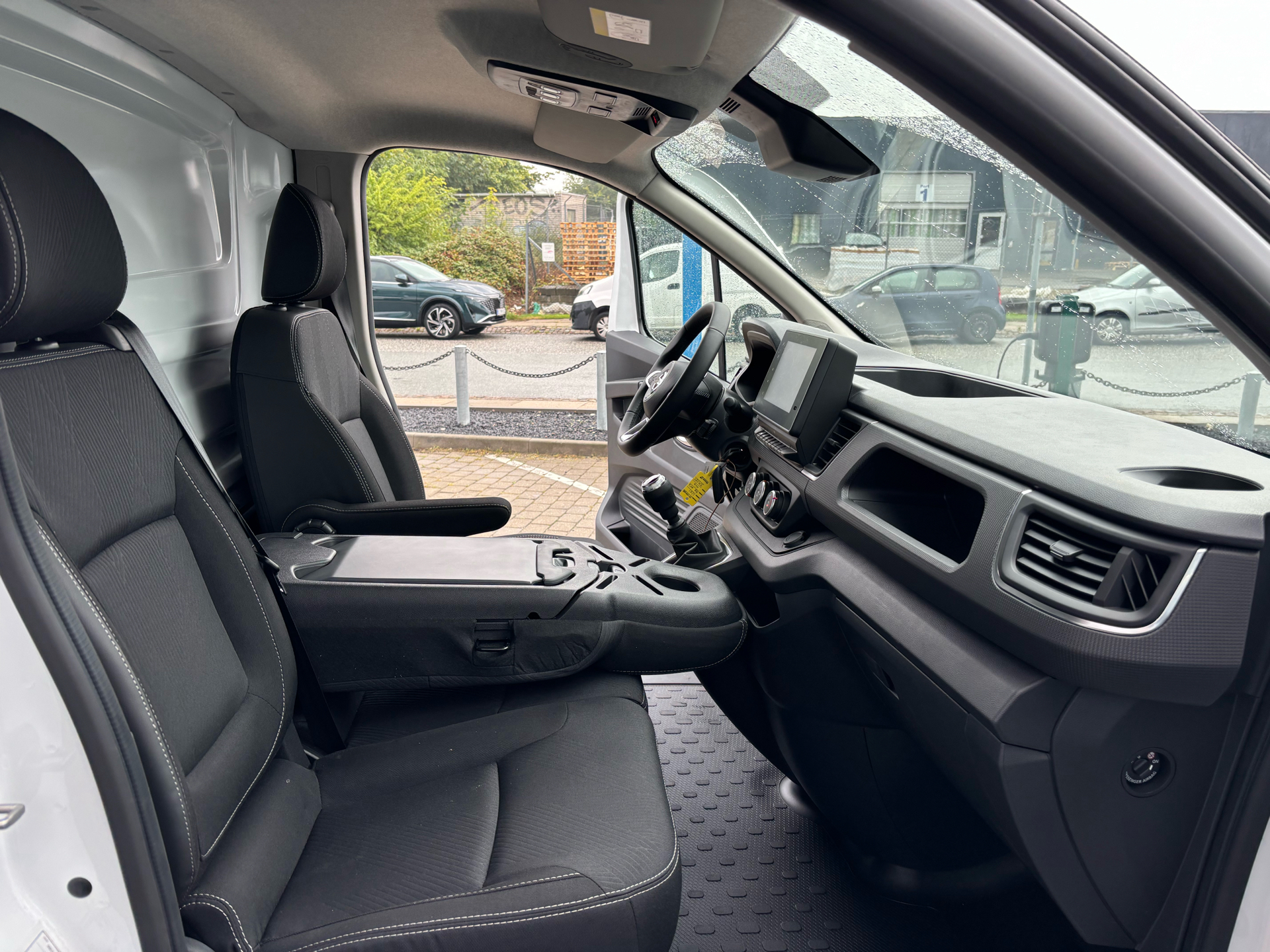 Billede af Nissan Primastar L2H1 2,0 DCi N-Connecta 150HK Van 6g