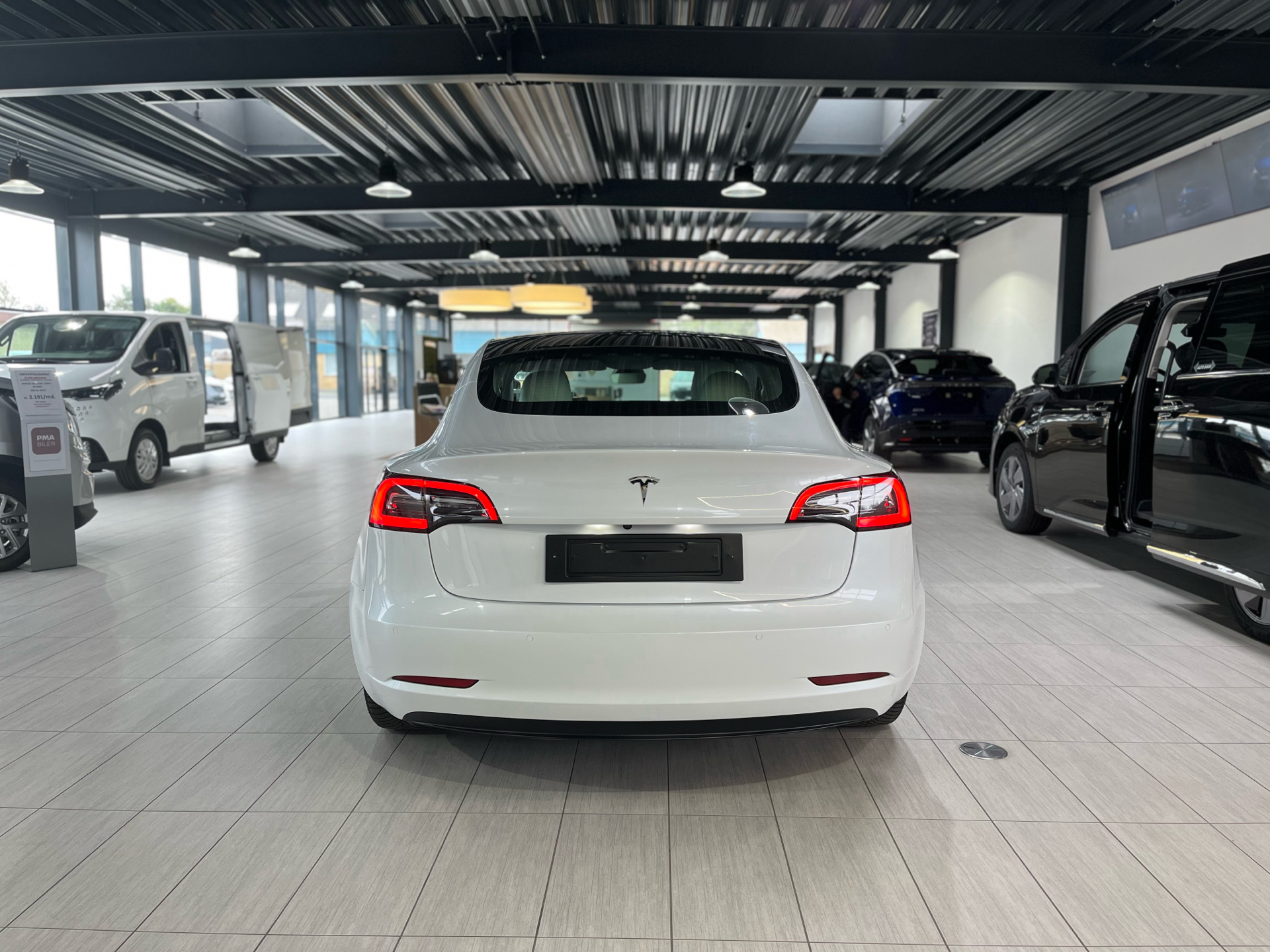 Billede af Tesla Model 3 EL Standard Range Plus 325HK Aut.