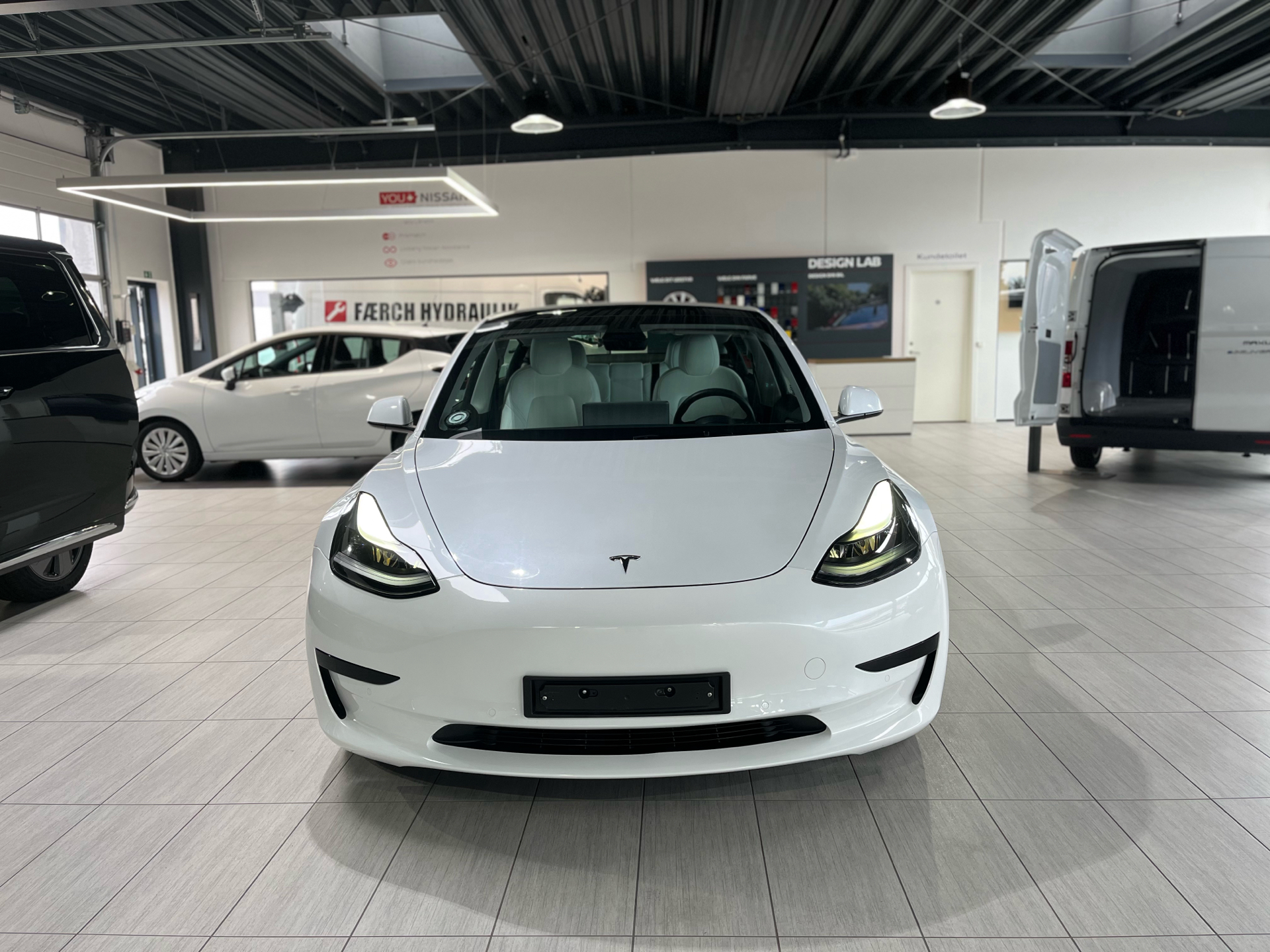 Billede af Tesla Model 3 EL Standard Range Plus 325HK Aut.