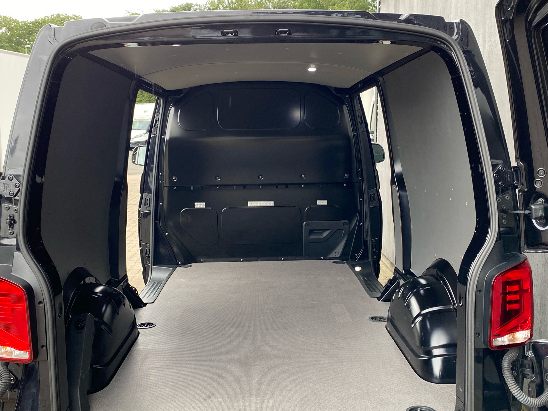 Billede af VW Transporter Lang 2,0 TDI BMT DSG 204HK Van 7g Aut.