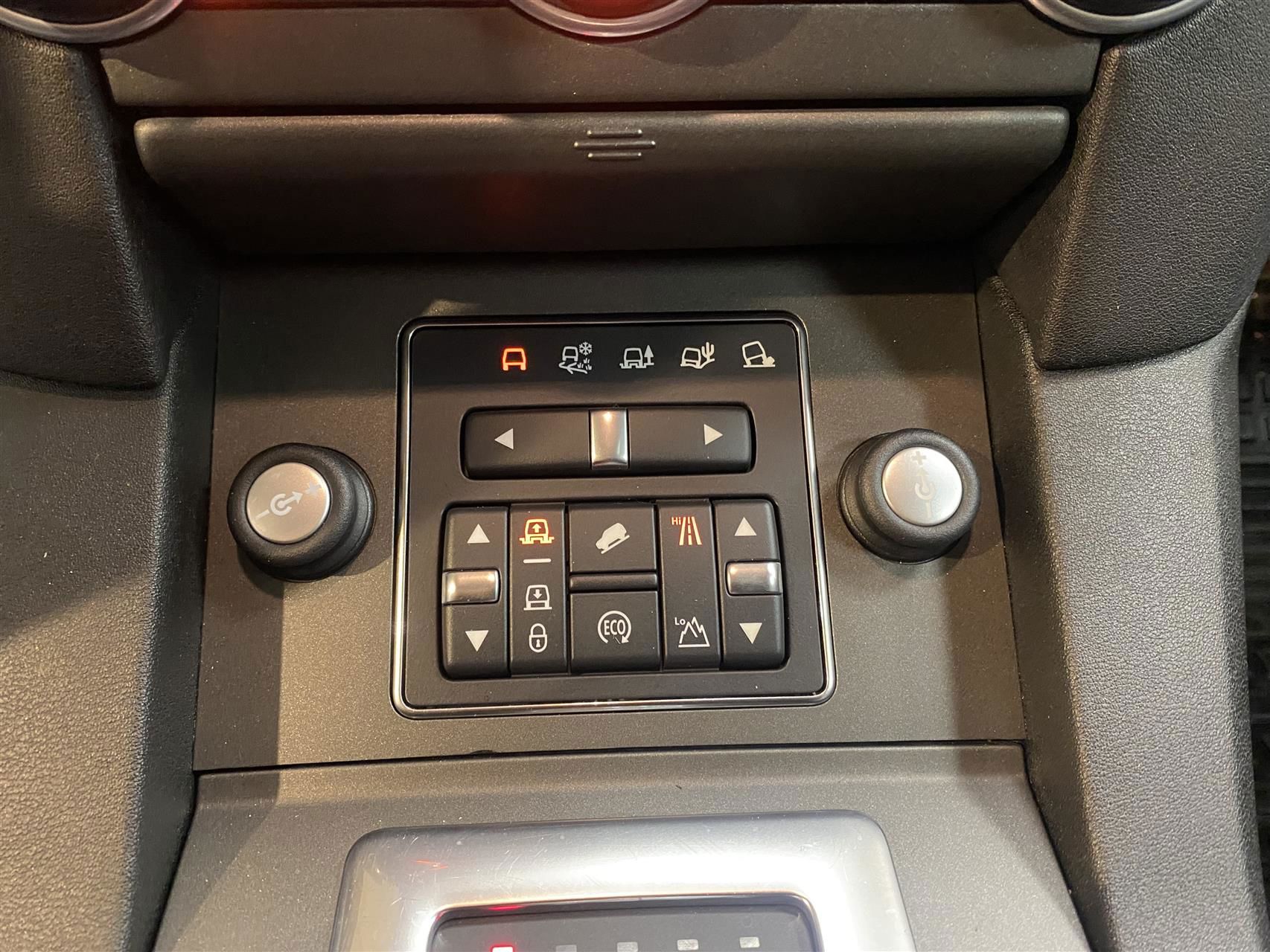 Billede af Land Rover Discovery 3,0 SD V6 HSE 4x4 256HK 5d 8g Aut.