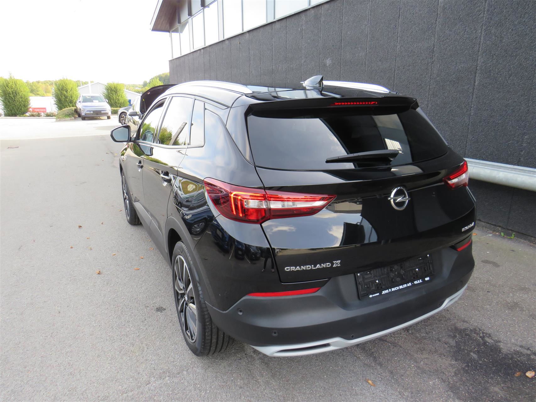 Billede af Opel Grandland X 1,6 PHEV  Plugin-hybrid Ultimate AWD 300HK 5d 8g Aut.