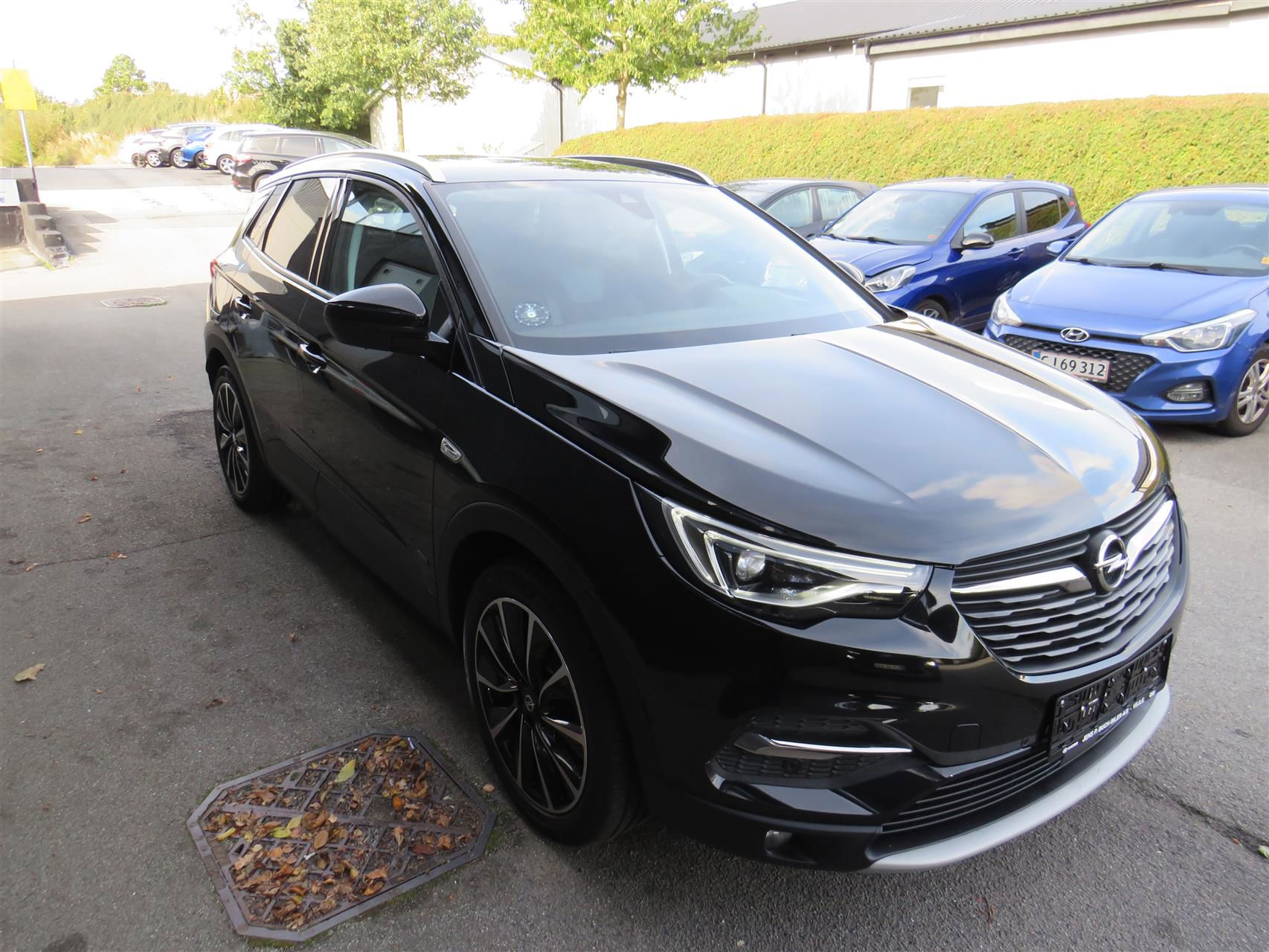 Billede af Opel Grandland X 1,6 PHEV  Plugin-hybrid Ultimate AWD 300HK 5d 8g Aut.