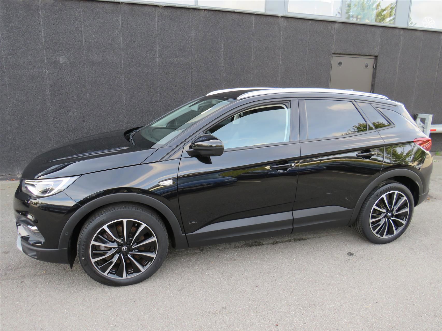 Billede af Opel Grandland X 1,6 PHEV  Plugin-hybrid Ultimate AWD 300HK 5d 8g Aut.