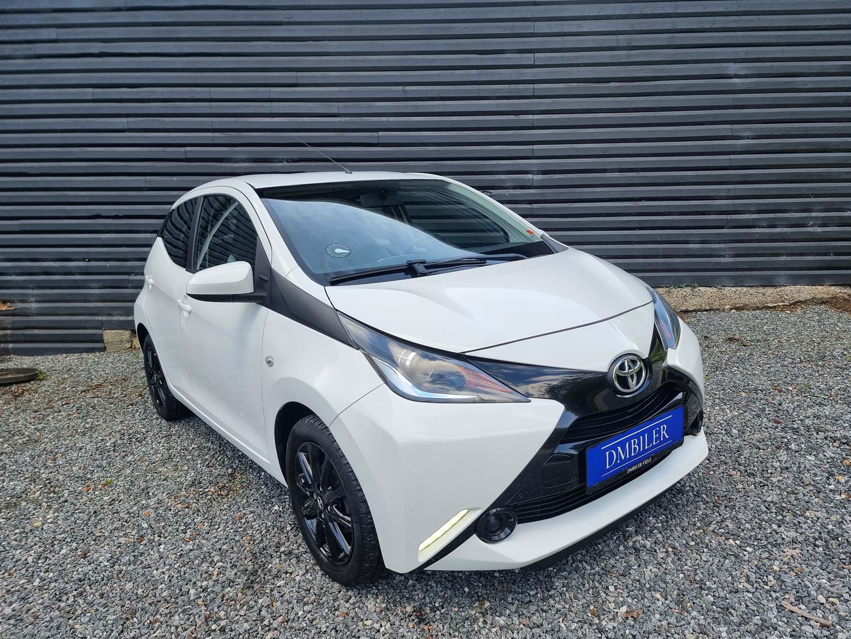 Billede af Toyota Aygo 1,0 VVT-I X-Play + X-Touch 69HK 5d