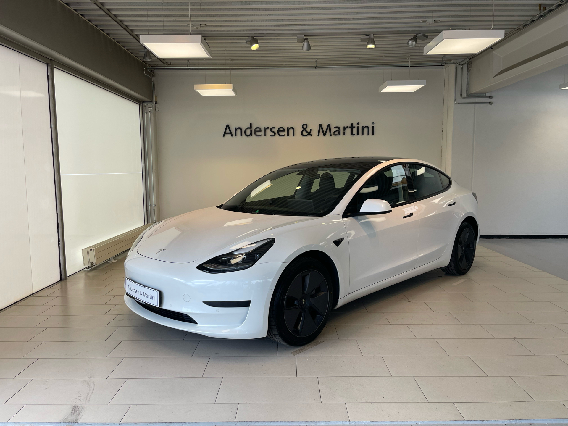 Billede af Tesla Model 3 EL Standard Range Plus 325HK Aut.