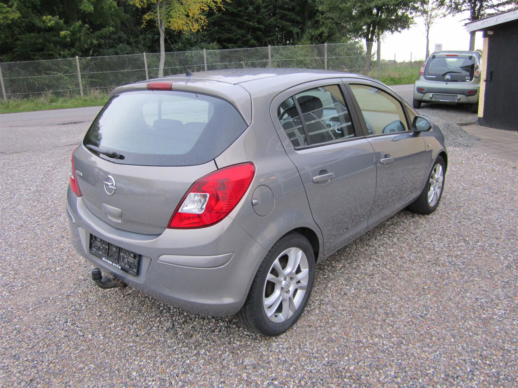 Billede af Opel Corsa 1,4 Twinport Cosmo Start/Stop 100HK 5d