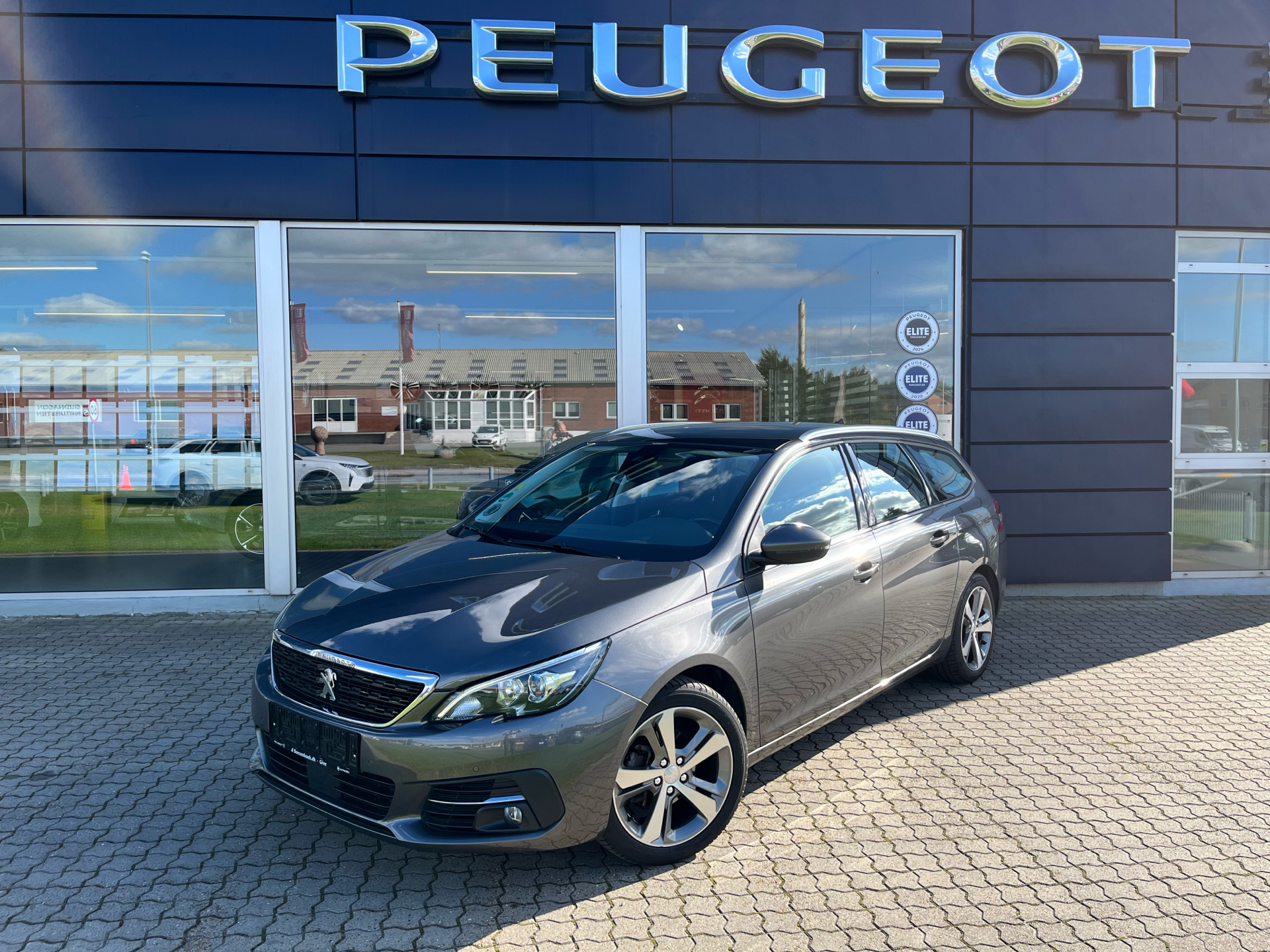 Billede af Peugeot 308 SW 1,5 BlueHDi Selection Sky EAT8 130HK Stc 8g Aut.