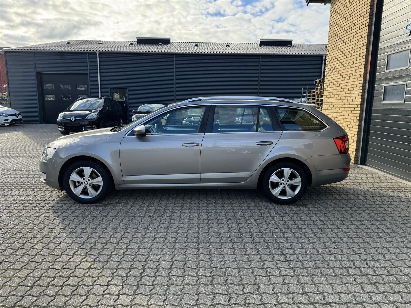 Billede af Skoda Octavia Combi 1,6 TDI Common Rail DPF Elegance 105HK Stc