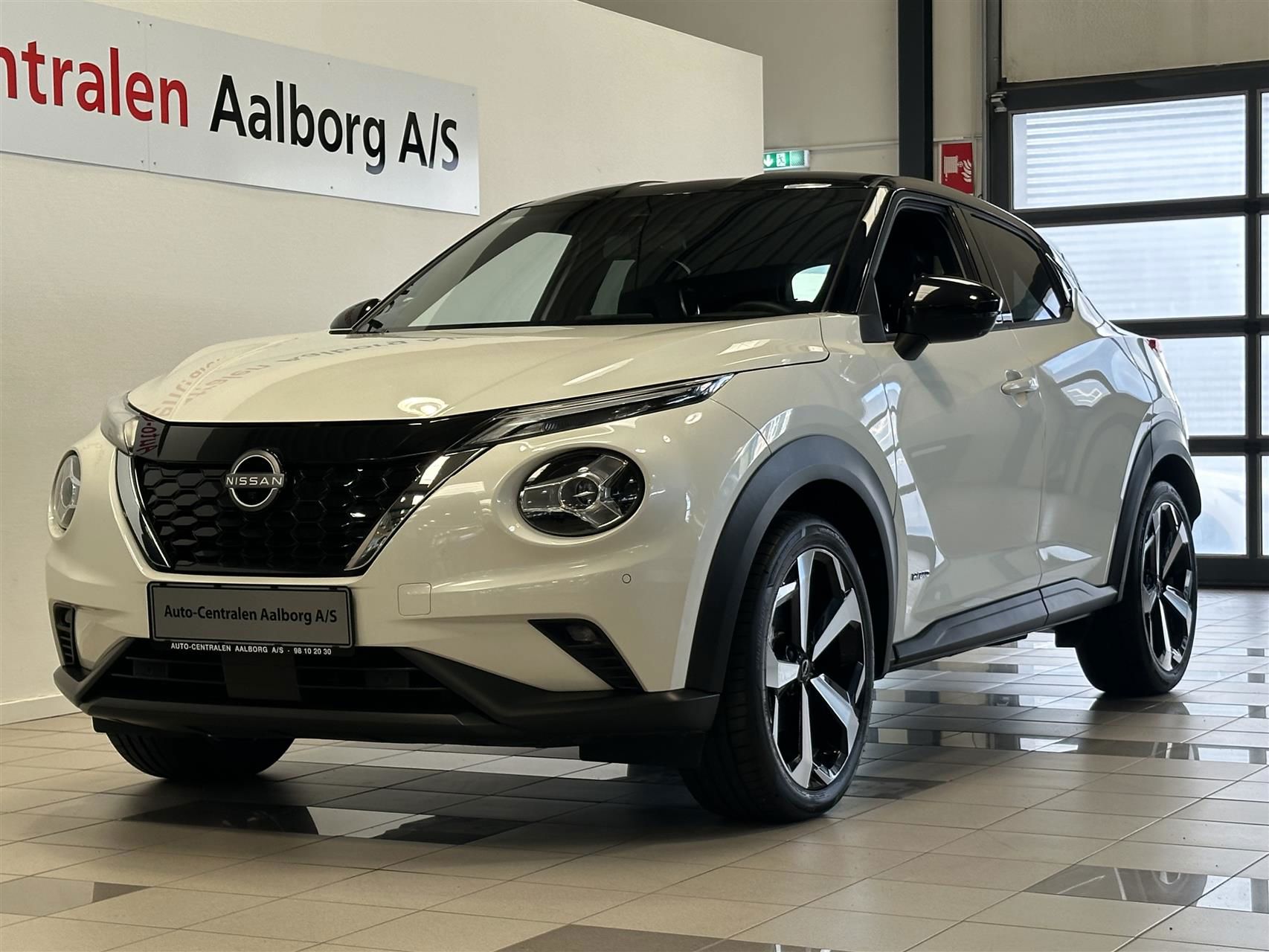 Billede af Nissan Juke 1,6 Hybrid Tekna 4AMT 143HK 5d Aut.