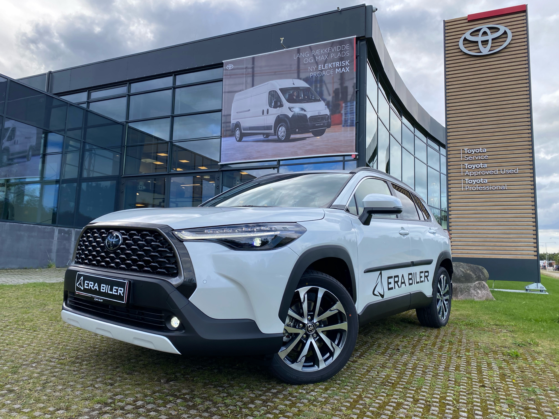 Billede af Toyota Corolla Cross 1,8 Hybrid Style Comfort 140HK 5d Aut.