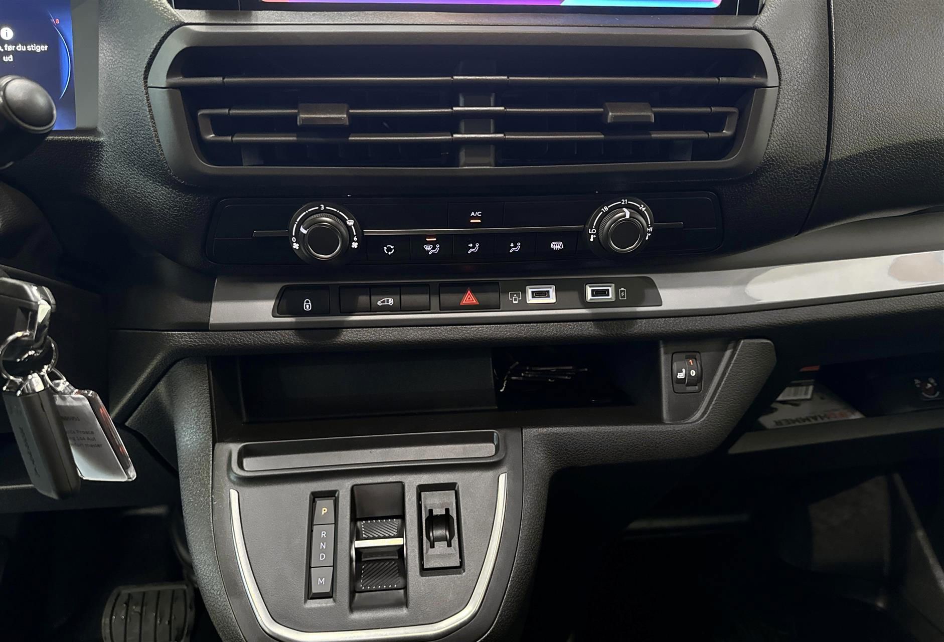 Billede af Toyota Proace Long 2,0 D Comfort Master To skydedør 144HK Van 8g Aut.