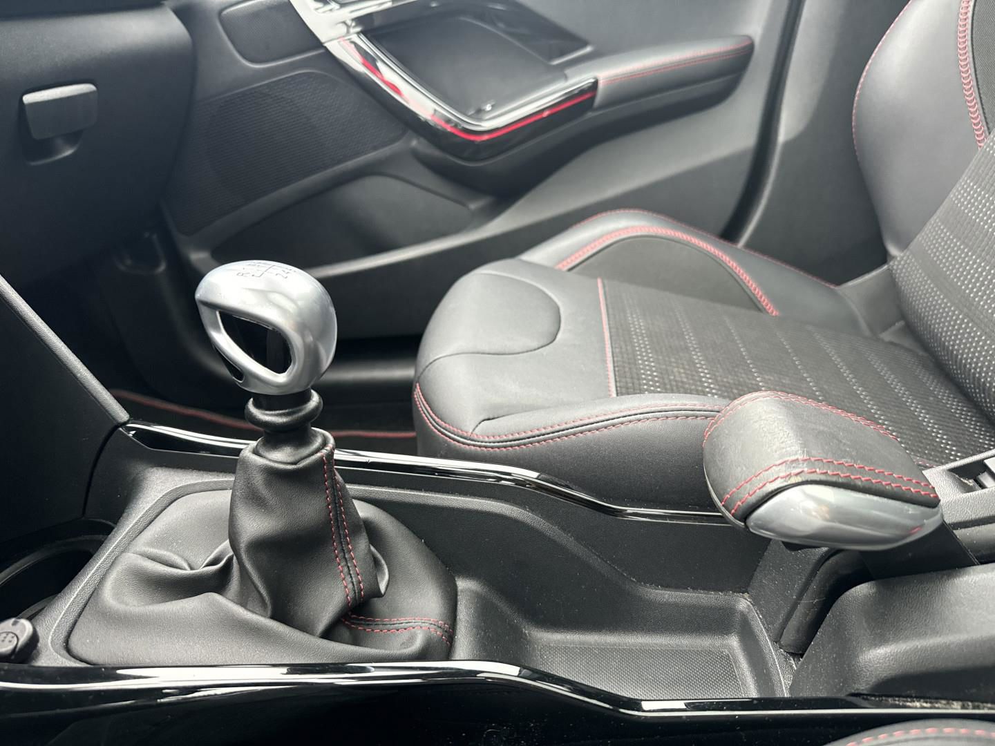 Billede af Peugeot 2008 1,6 BlueHDi GT Line Sky 120HK 6g