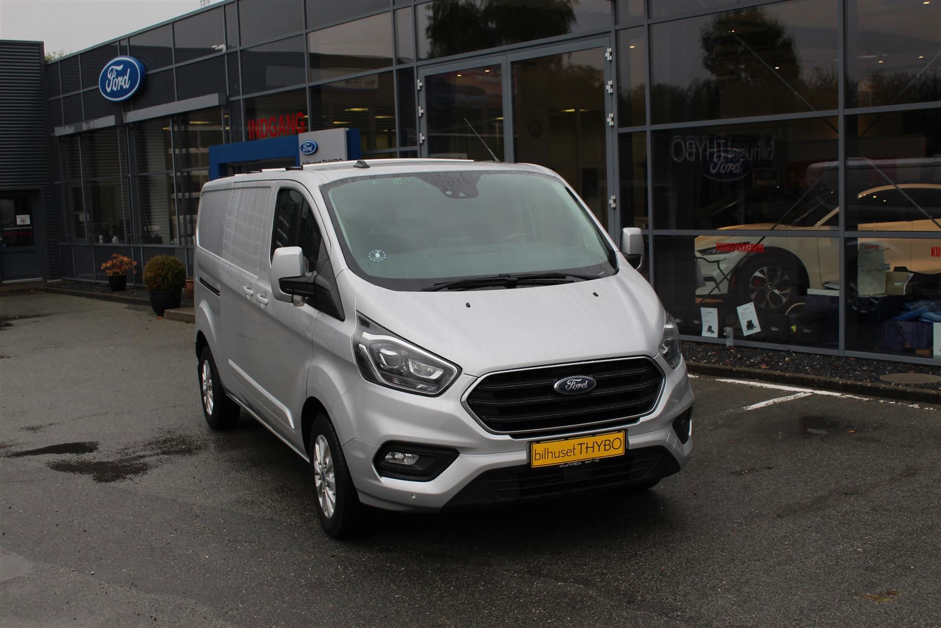 Billede af Ford Transit Custom 300 L2H1 2,0 TDCi Limited 170HK Van 6g Aut.