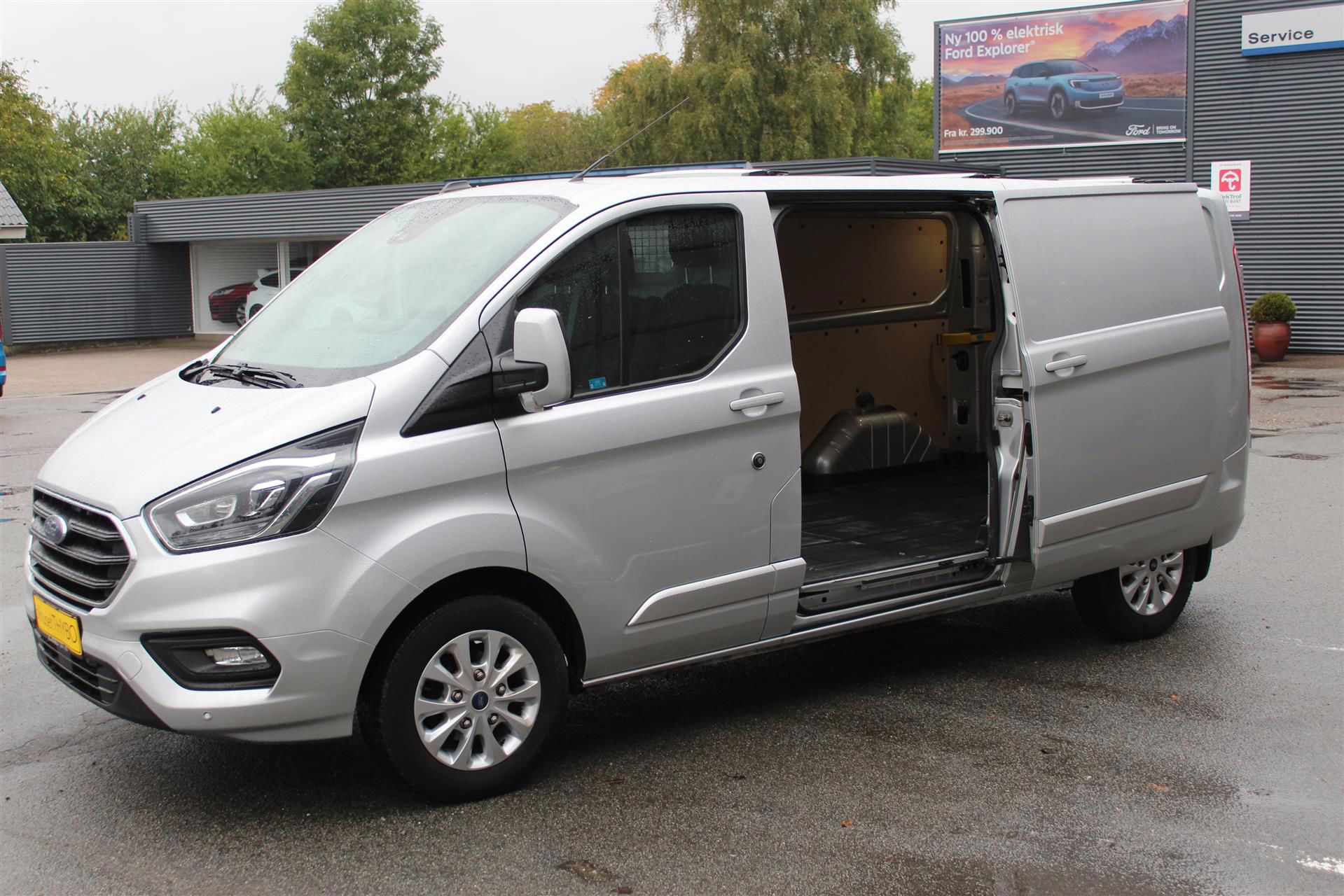 Billede af Ford Transit Custom 300 L2H1 2,0 TDCi Limited 170HK Van 6g Aut.