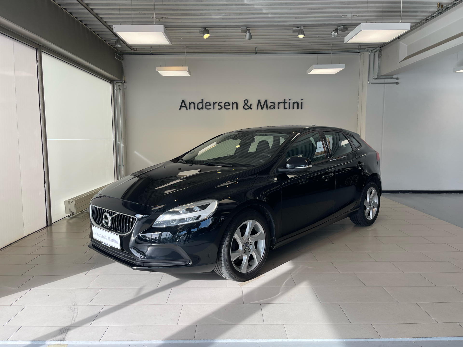 Billede af Volvo V40 2,0 D2 Momentum 120HK 5d 6g