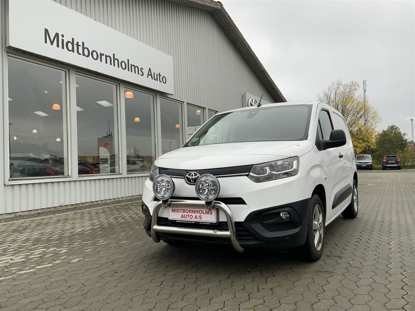 Billede af Toyota Proace City Medium 1,5 D Comfort Smart Active Vision Dobbelt Bagdør 102HK Van