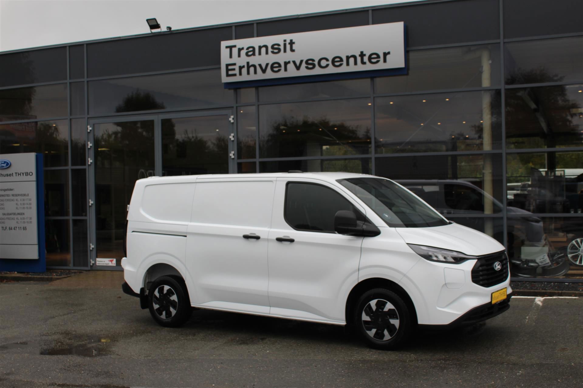 Billede af Ford Transit Custom 320 L1H1 2,5 EcoBlue  Plugin-hybrid Trend CVT 233HK Van Trinl. Gear