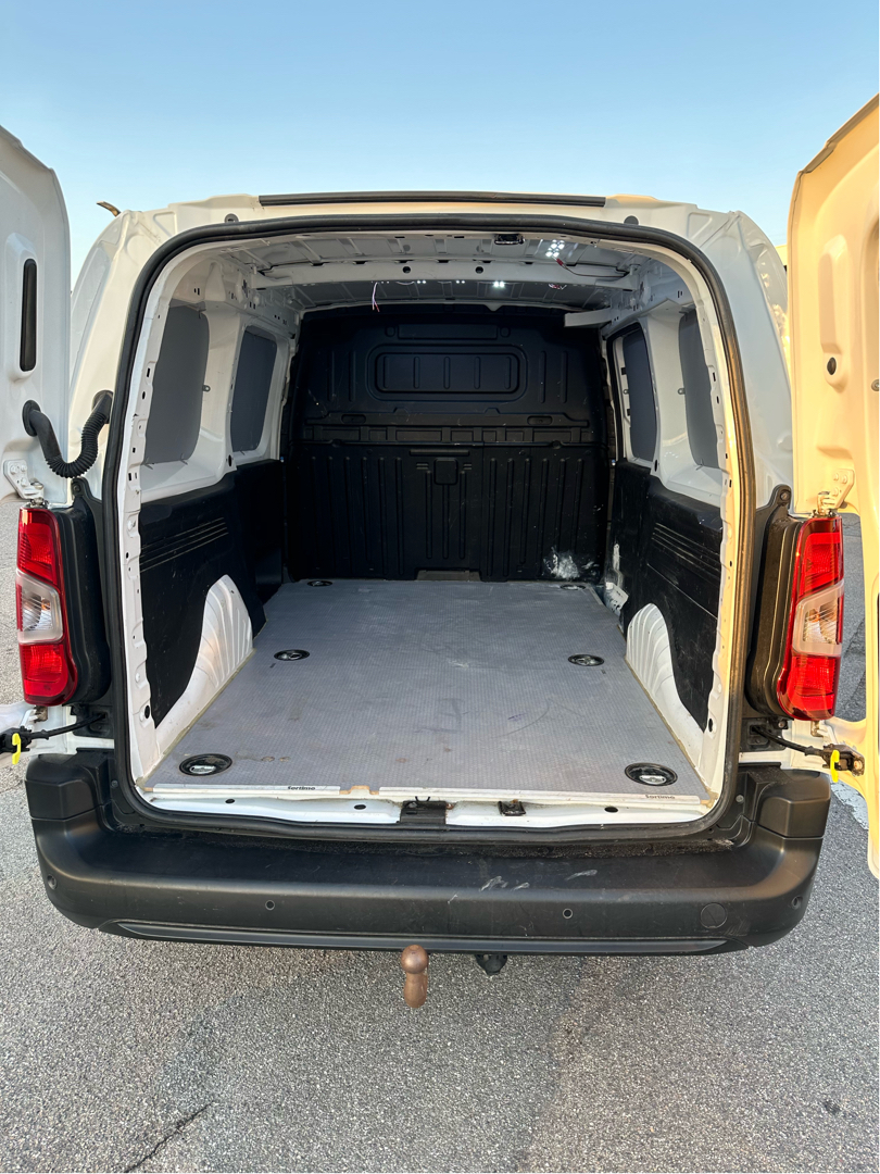 Billede af Opel Combo L2V2 1,5 D Enjoy EAT8 130HK Van 8g Aut.