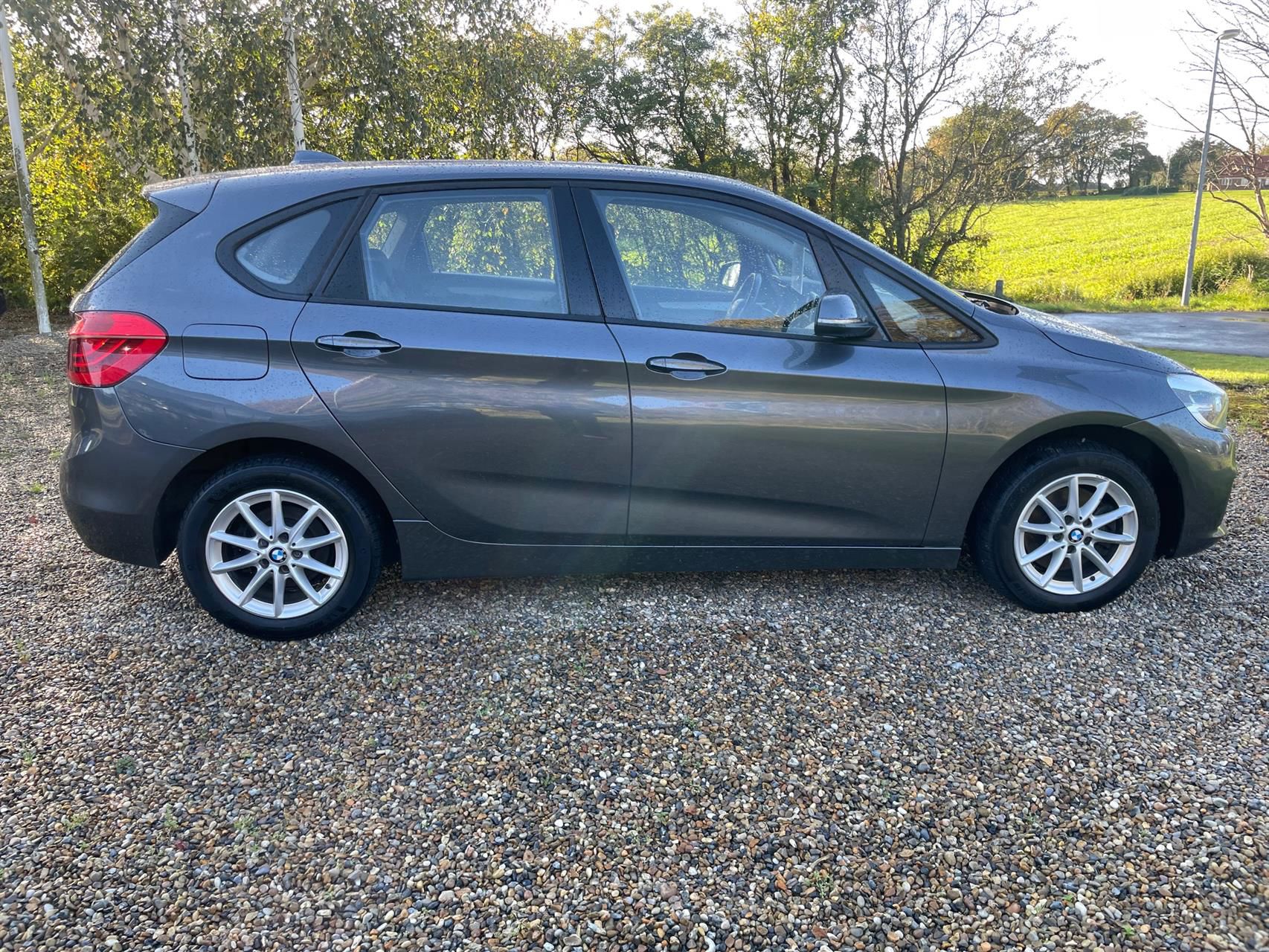 Billede af BMW 218i Active Tourer 1,5 Advantage Steptronic 136HK Stc 8g Aut.