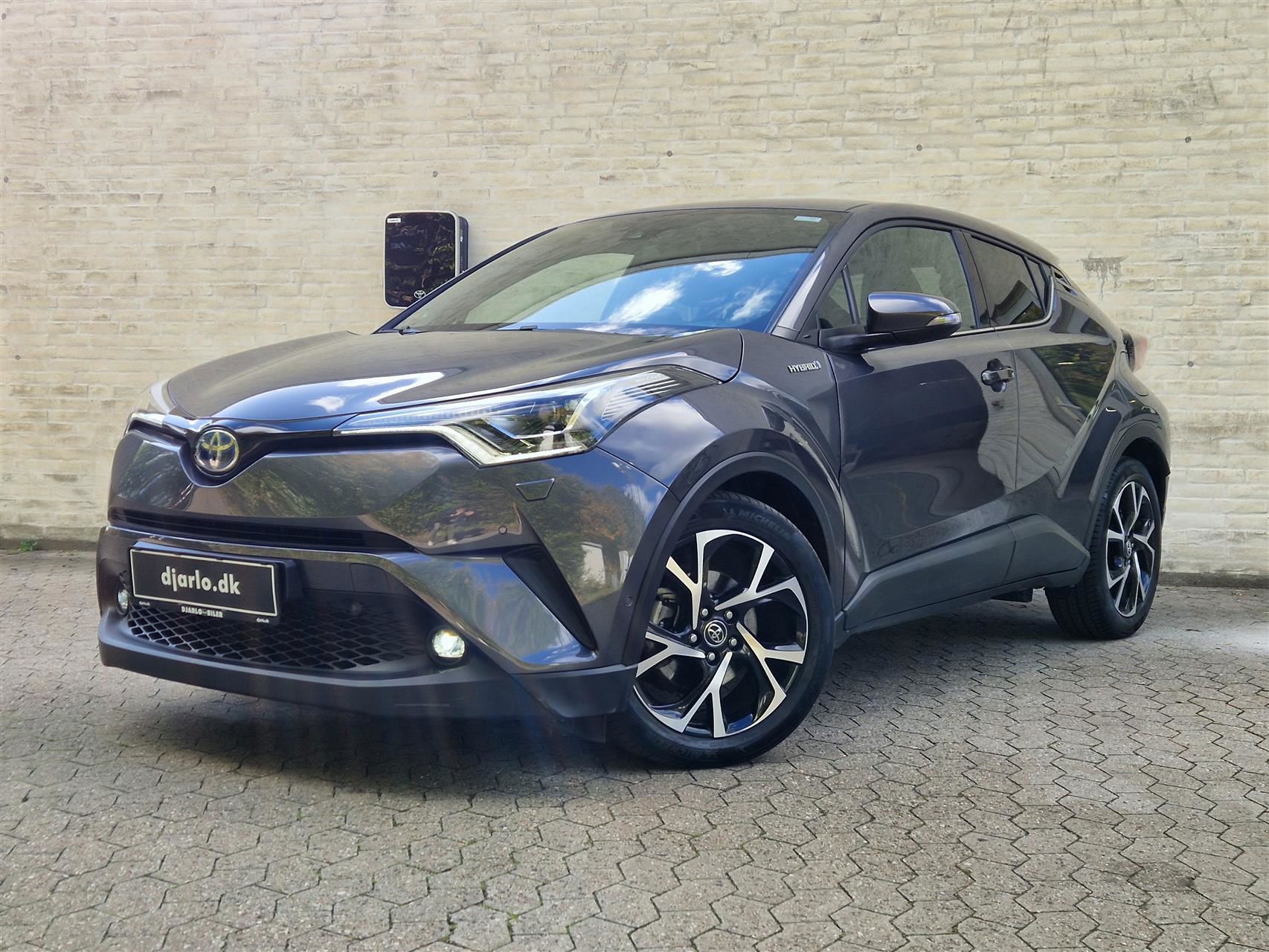 Billede af Toyota C-HR 1,8 Hybrid C-LUB Premium Selected Multidrive S 122HK 5d Aut.