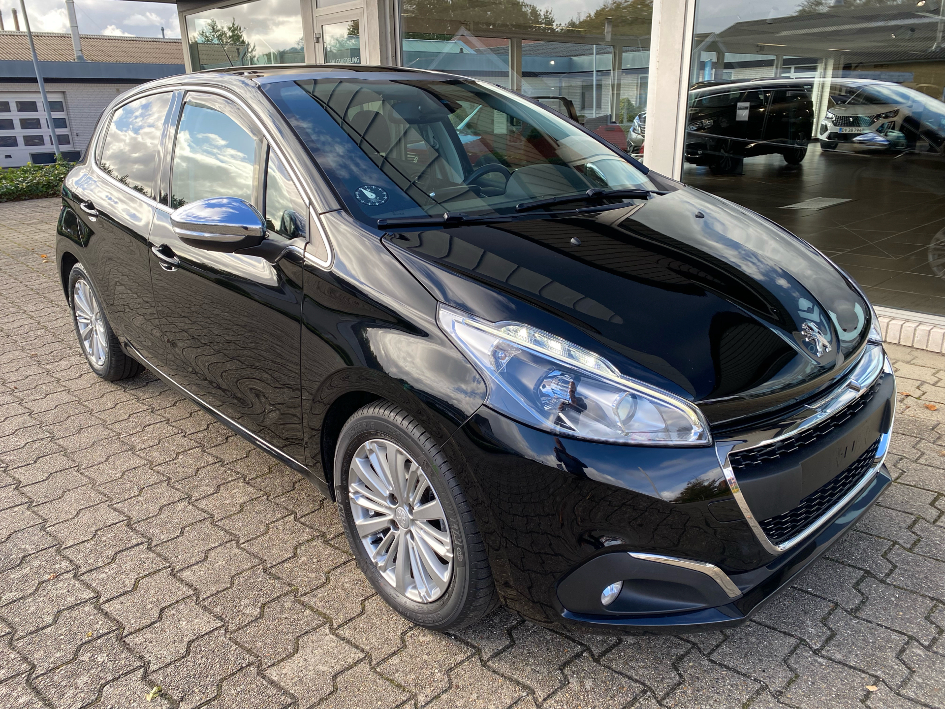 Billede af Peugeot 208 1,5 BlueHDi Prestige 100HK 5d