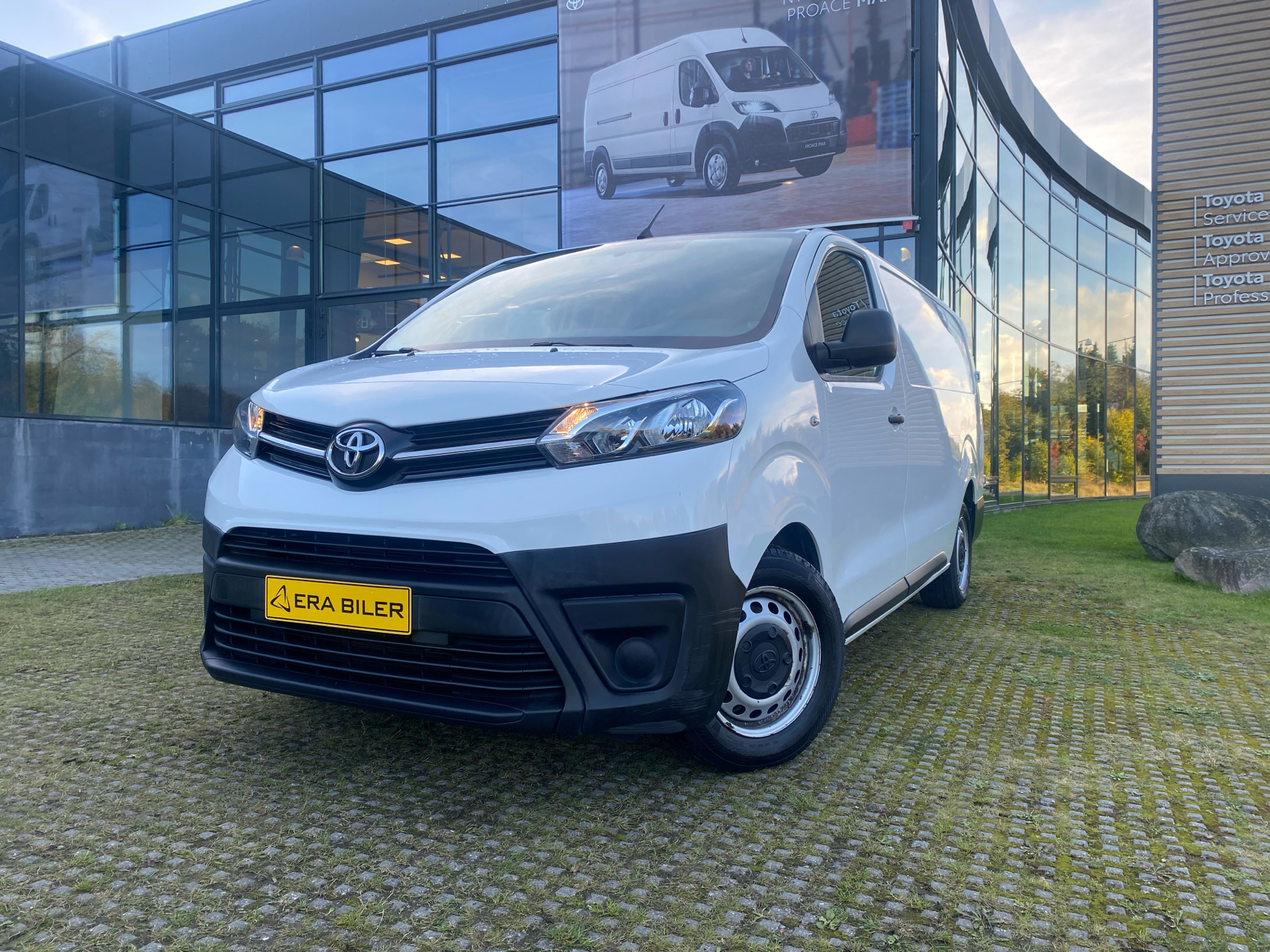 Billede af Toyota Proace Long 2,0 D Comfort 120HK Van 6g