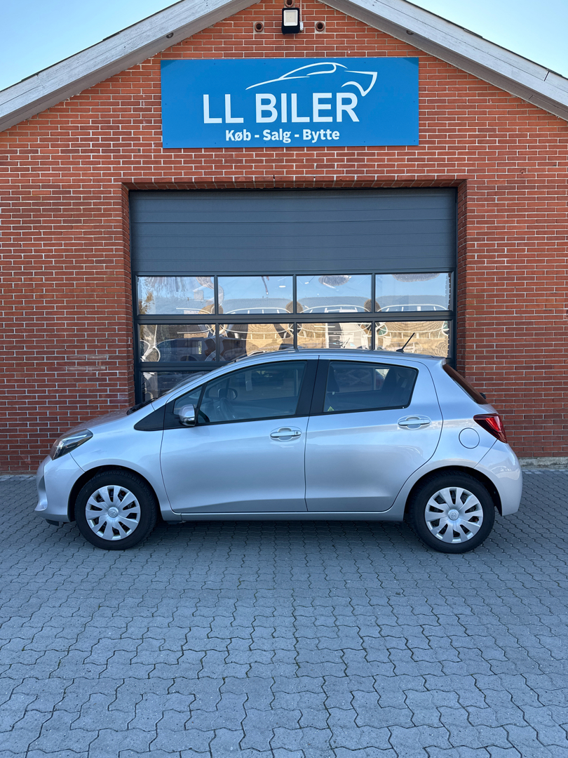 Billede af Toyota Yaris 1,3 VVT-I T2 Limited Edition 100HK 5d 6g