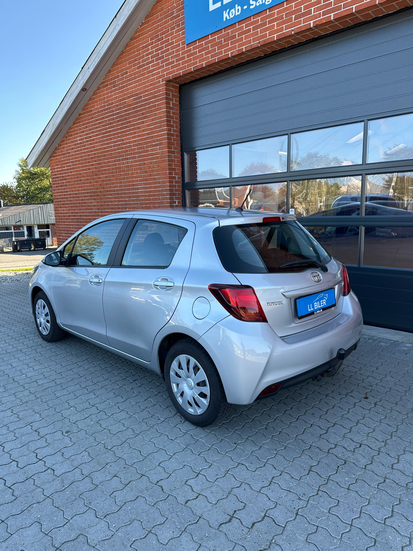 Billede af Toyota Yaris 1,3 VVT-I T2 Limited Edition 100HK 5d 6g