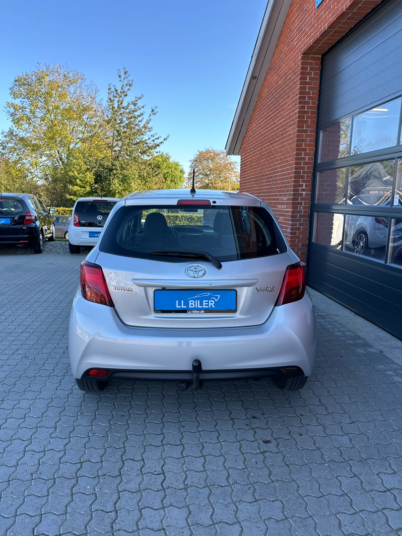 Billede af Toyota Yaris 1,3 VVT-I T2 Limited Edition 100HK 5d 6g