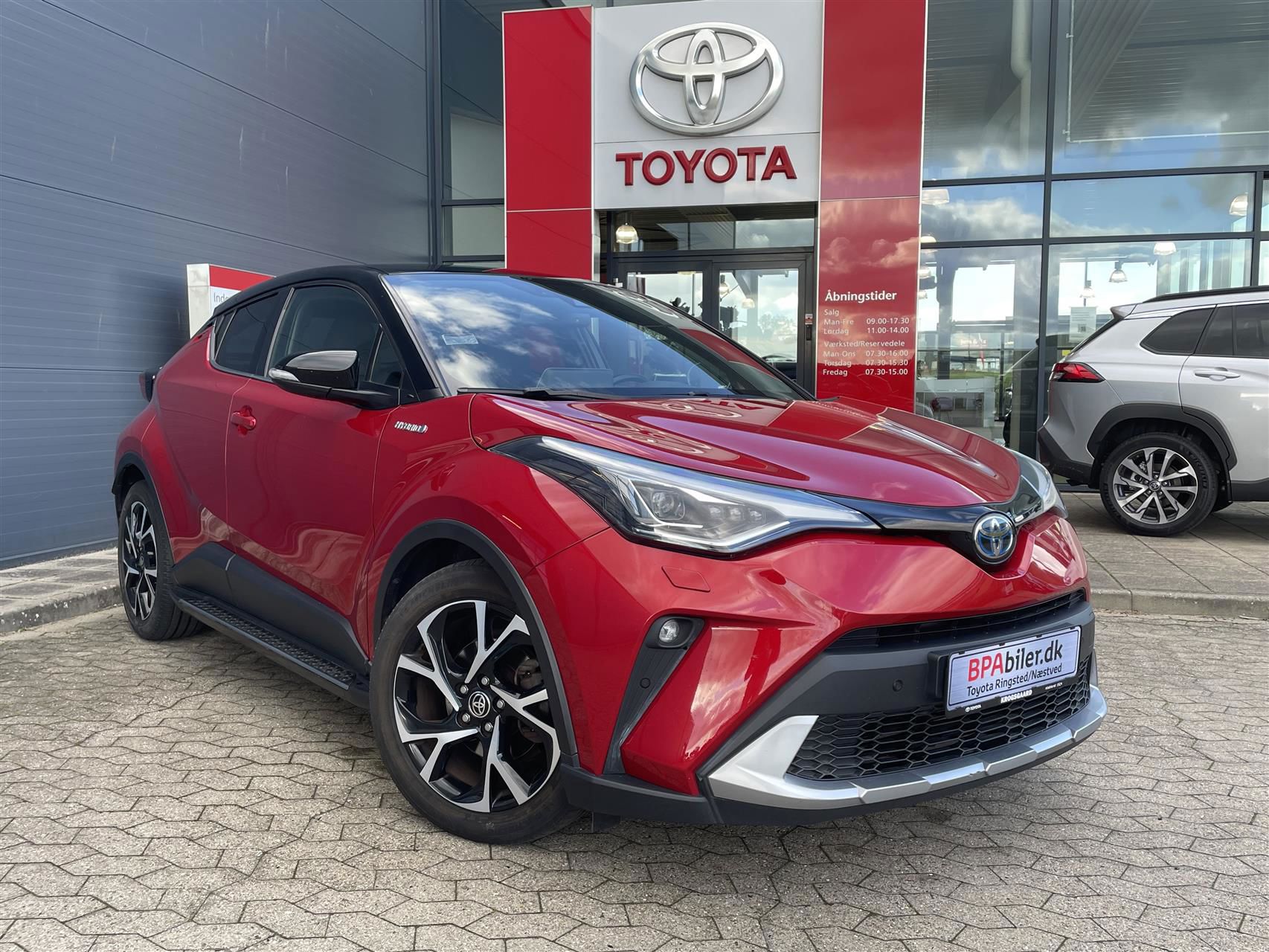 Billede af Toyota C-HR 2,0 Hybrid C-LUB Premium Multidrive S 184HK 5d Aut.