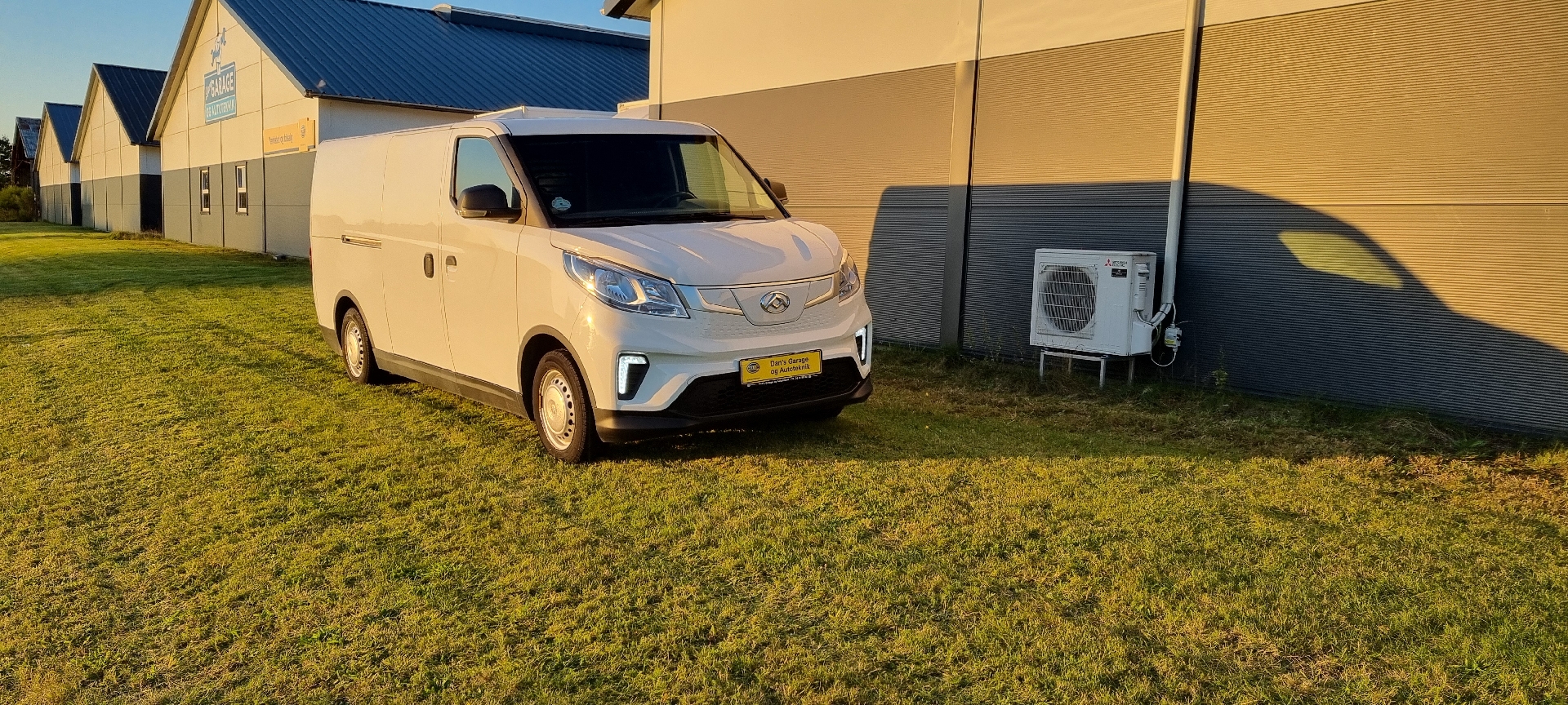 Billede af Maxus e-Deliver 3 LWB EL 122HK Van Aut.